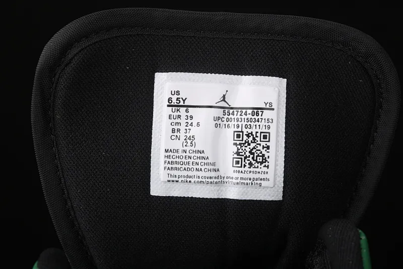 All categories Air Jordan Jordan series basketball shoes Air Jordan 1 Mid Air Jordan 1 Mid AJ1 Joe 1 mid-top black and white green basketball shoes 554724-067